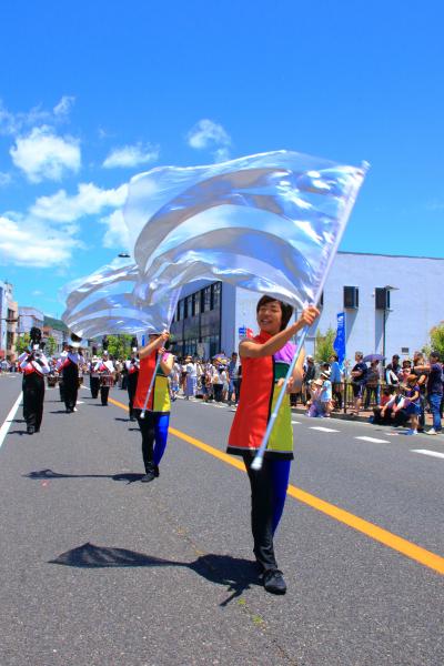 3部入選　笑顔で行進