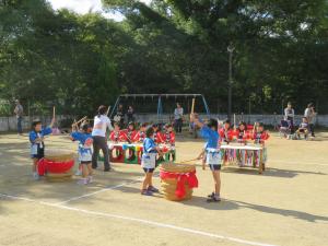 秋祭りらしくオープニングはみんなで太鼓の画像