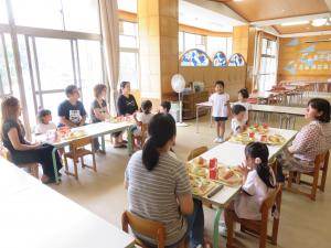 給食試食会の写真