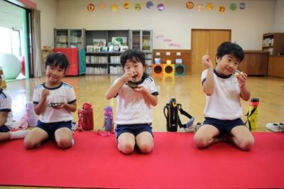 お団子を食べているところ