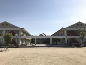 双葉小学校の学び舎