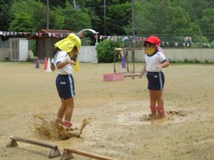 水たまりに入っている写真