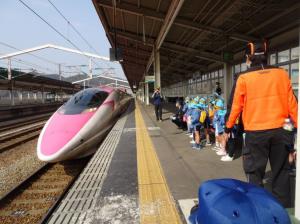 新幹線が到着している写真
