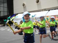 ５歳児のペーロンパレードの様子