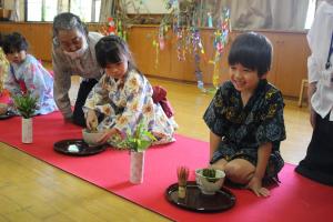 お茶会をしている様子