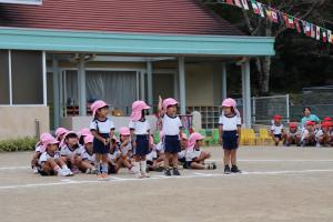 ３歳児が運動会のかけっこの返事をしているところ