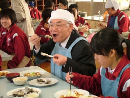 那波中カキ調理実習にて