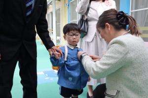入園式をしているところ