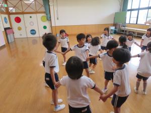 ふれあい遊びをしている様子