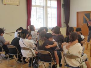 いのちの授業を受けているところ