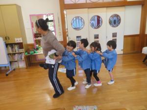 英語講師の方と一緒に遊んでいるところ