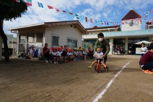 5歳児　親子競技の様子