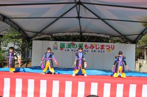 エイサーをしている写真