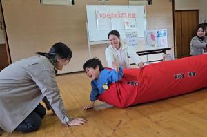 子宮から生まれてお母さんに出会えた写真