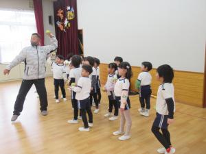 5歳児が野球教室をしているところ