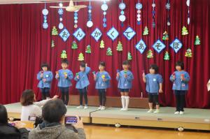 ハンドベルをしているところ