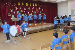 5歳児が合奏をしているところ