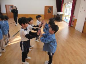 リズムジャンプをしているところ