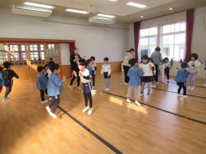 リズムジャンプをしているところ