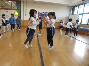 リズムジャンプをしているところ