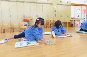 パズルをしているところ