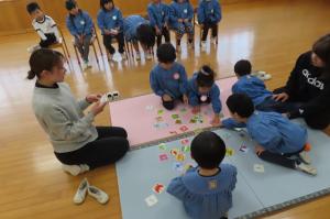 かるたをしているところ