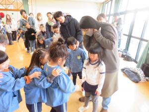 じゃんけん列車をしているところ