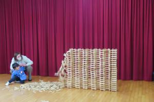 ナイアガラの滝を崩しているところ