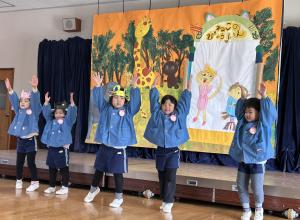 劇遊びをしている写真