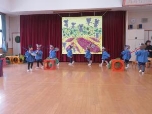 ３歳児が劇遊びをしているところ