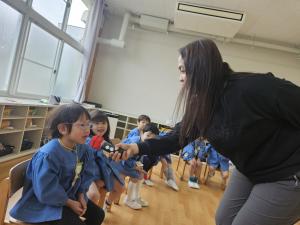 自分の名前を英語で言っている写真