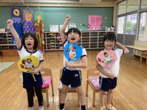 ペーロンパレードに向けて「頑張るぞ！」と意気込んでいる写真