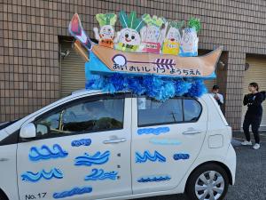市内5園それぞれが作った大ちゃんを飾っている車の写真
