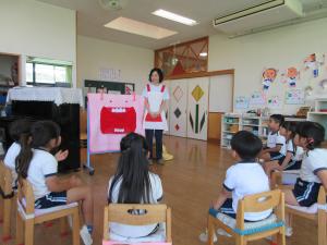 歯科衛生士さんによる歯科教室の様子