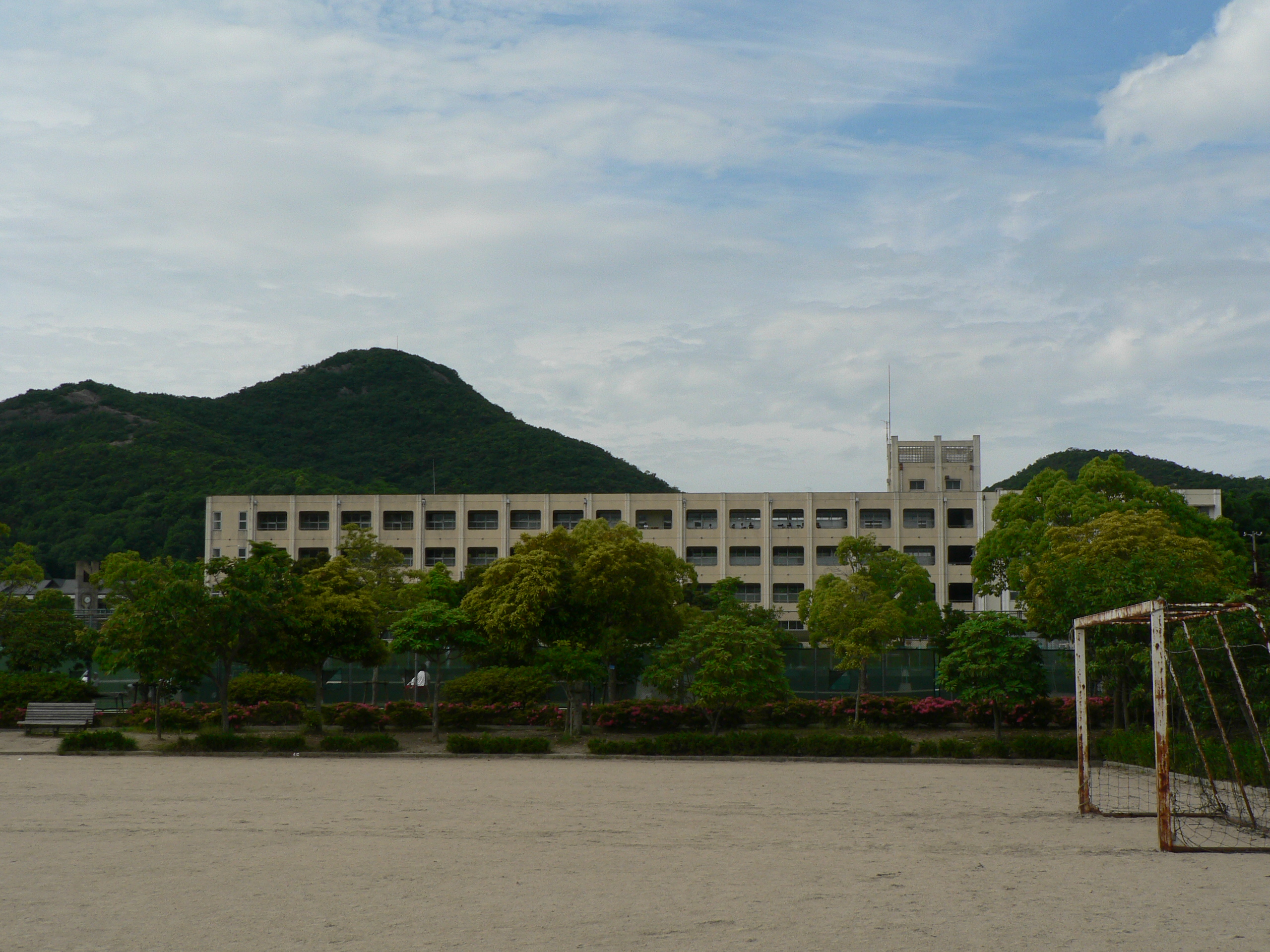 那波中学校のタイトル画像